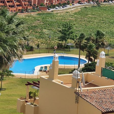 Seaview A Spectacular 3 Bed 3 Bathroom Penthouse 마닐바 외부 사진