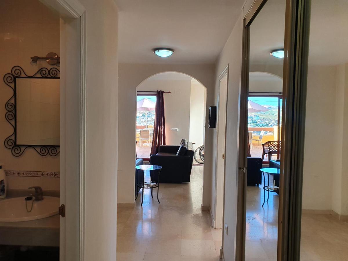 Seaview A Spectacular 3 Bed 3 Bathroom Penthouse 마닐바 외부 사진