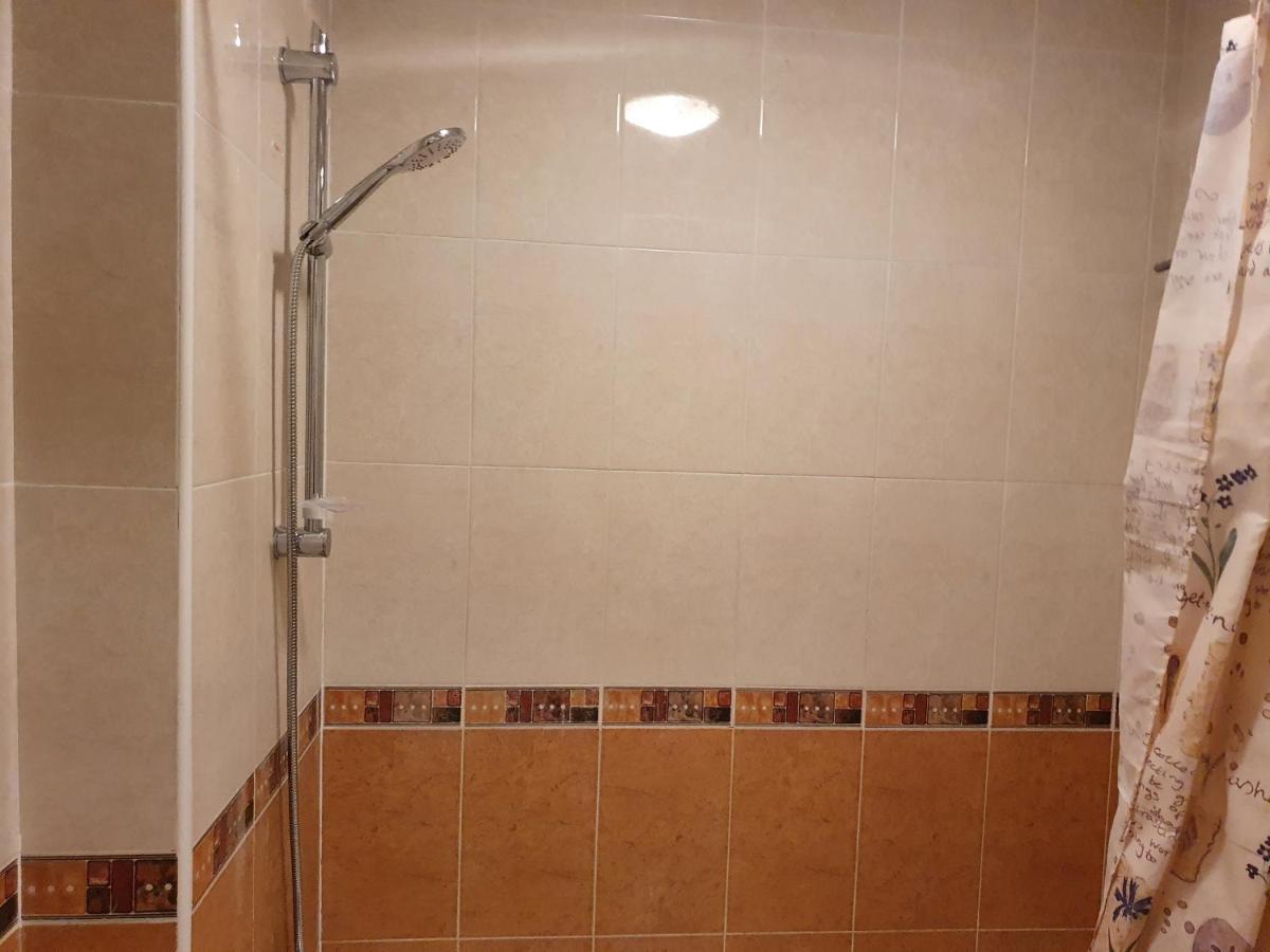 Seaview A Spectacular 3 Bed 3 Bathroom Penthouse 마닐바 외부 사진