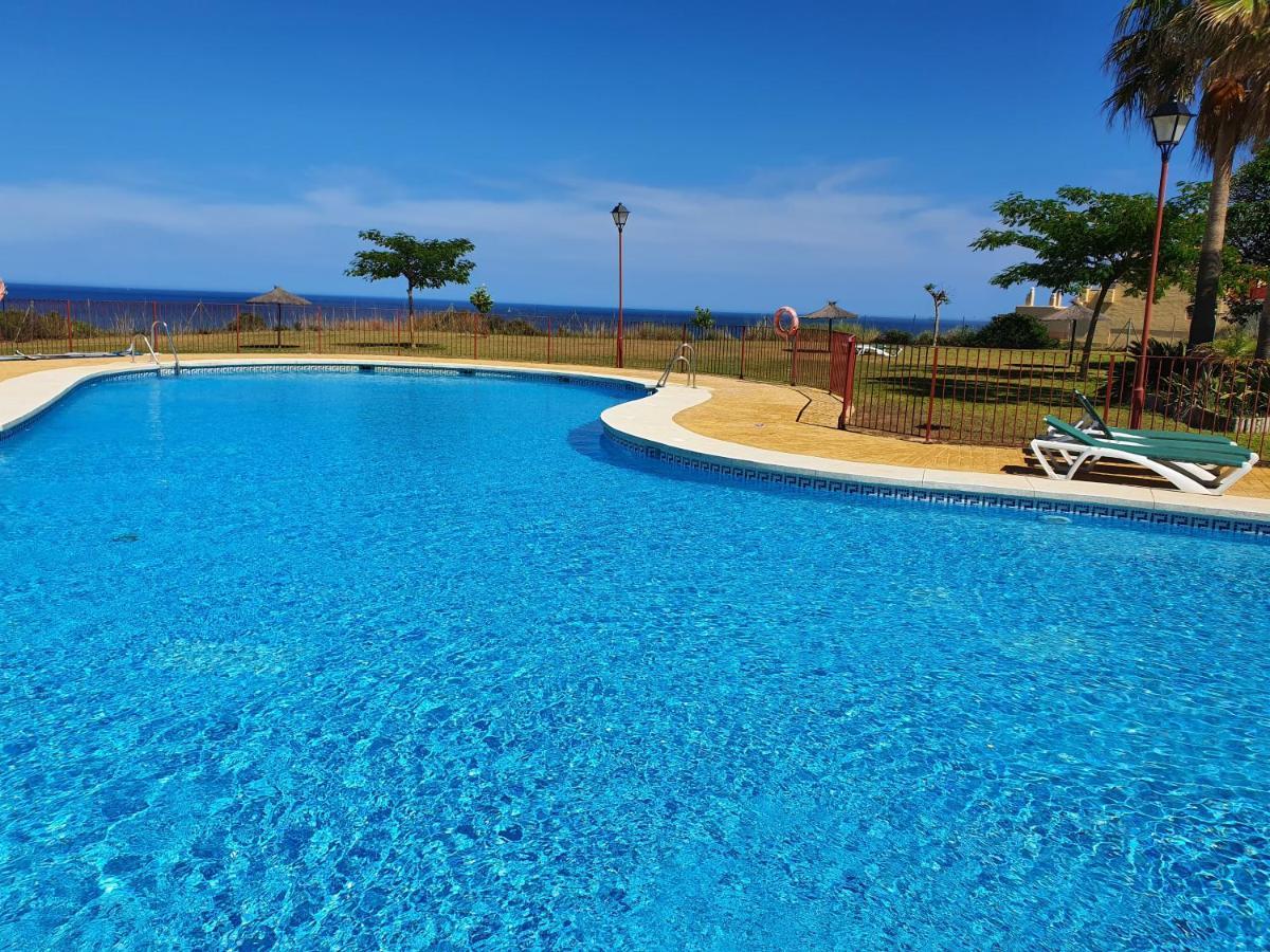 Seaview A Spectacular 3 Bed 3 Bathroom Penthouse 마닐바 외부 사진
