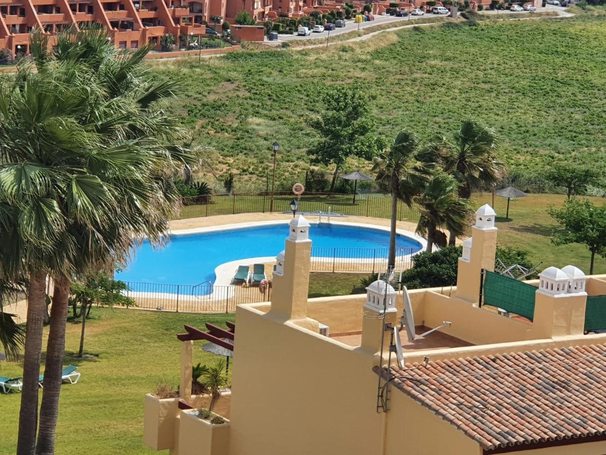 Seaview A Spectacular 3 Bed 3 Bathroom Penthouse 마닐바 외부 사진