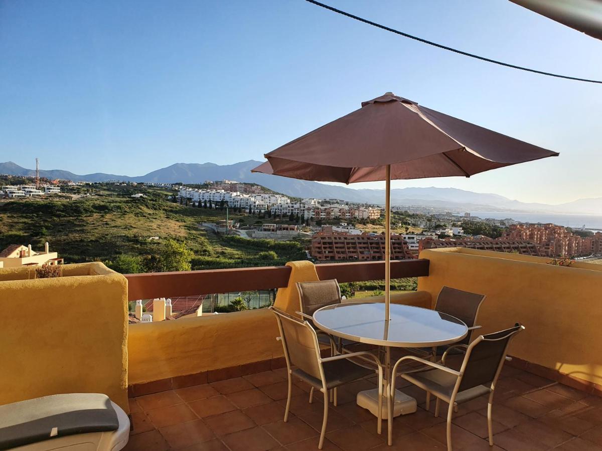 Seaview A Spectacular 3 Bed 3 Bathroom Penthouse 마닐바 외부 사진