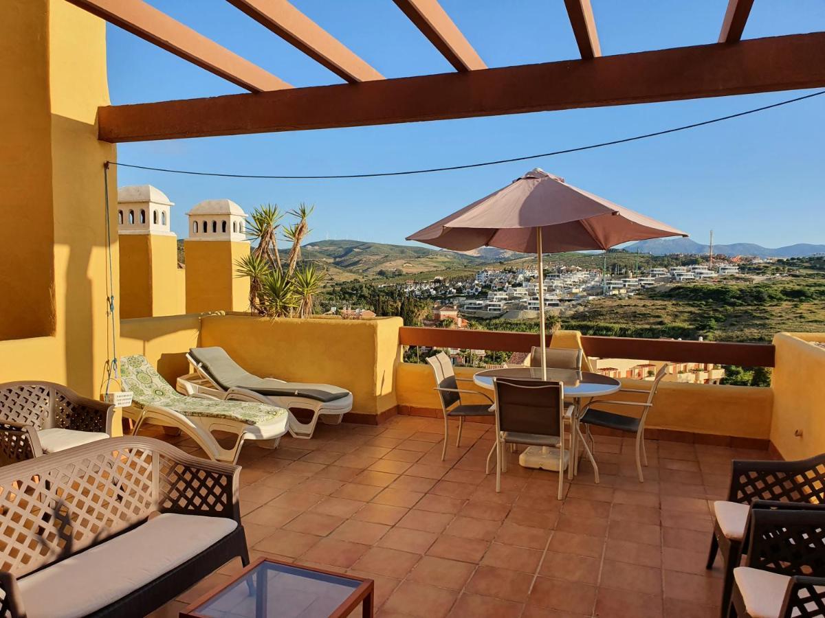 Seaview A Spectacular 3 Bed 3 Bathroom Penthouse 마닐바 외부 사진