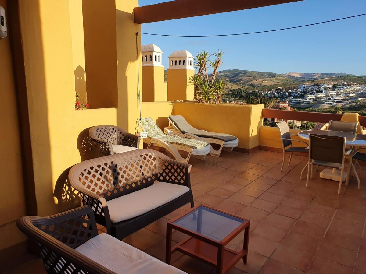 Seaview A Spectacular 3 Bed 3 Bathroom Penthouse 마닐바 외부 사진