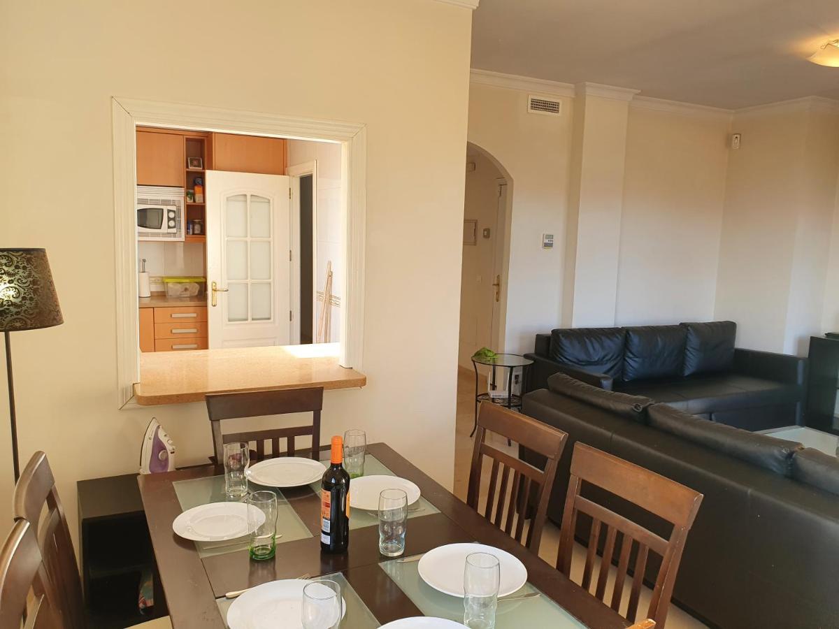 Seaview A Spectacular 3 Bed 3 Bathroom Penthouse 마닐바 외부 사진